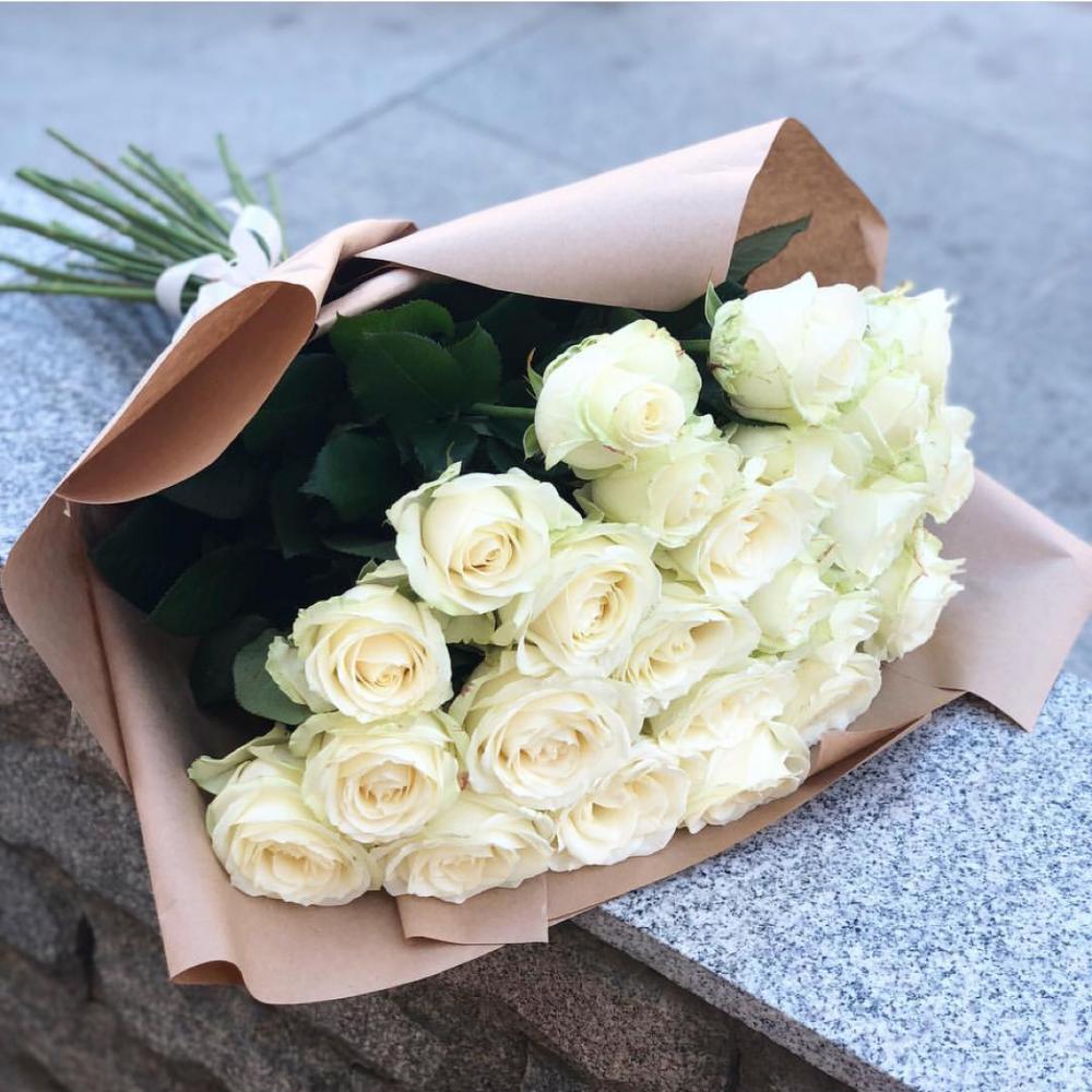 Букет Белые розы Анастасия в Дубки Одинцовского района