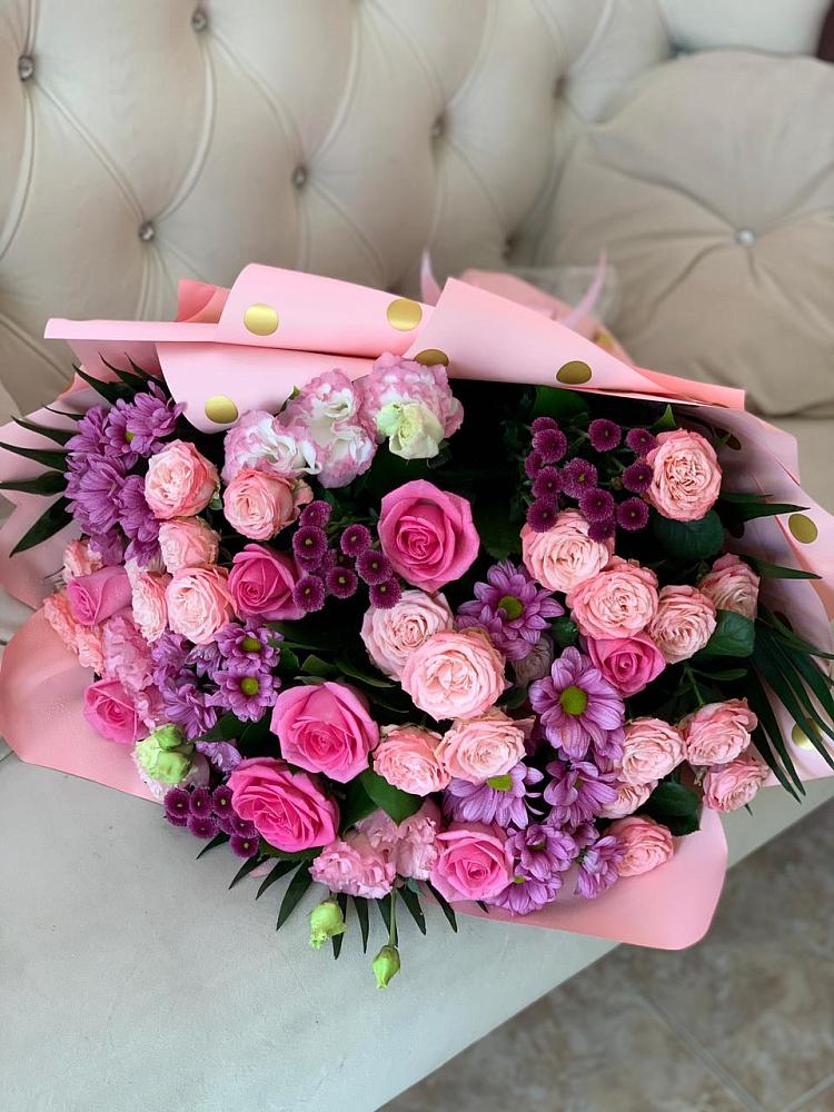 Букет цветов из: Хризантемы, Розы и Лизиантусы в Дубки Одинцовского района