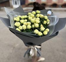 Букет Белые кустовые розы Солинеро в Дубки Одинцовского района