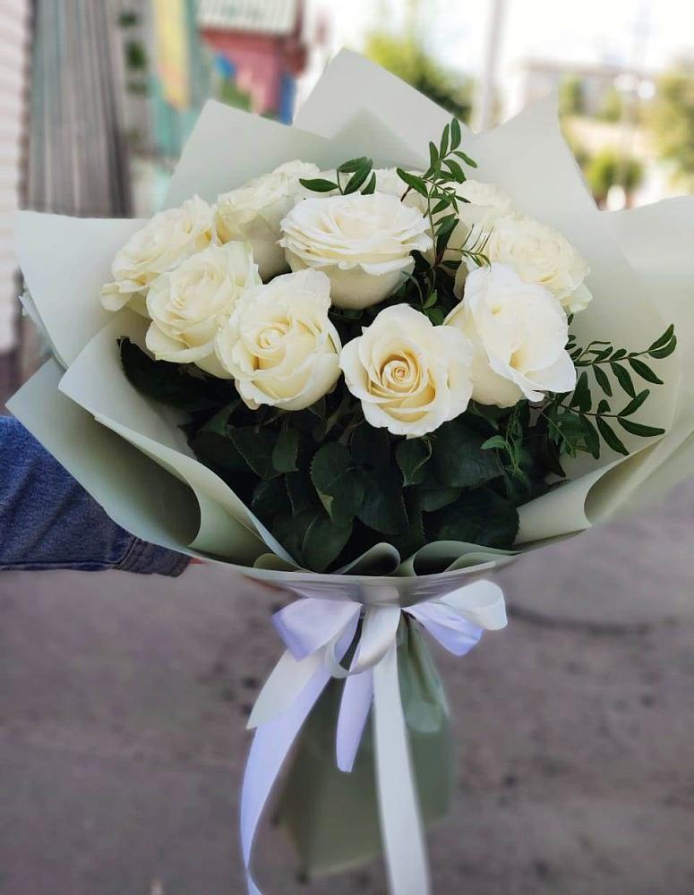Букет Белые розы Проуд в Дубки Одинцовского района