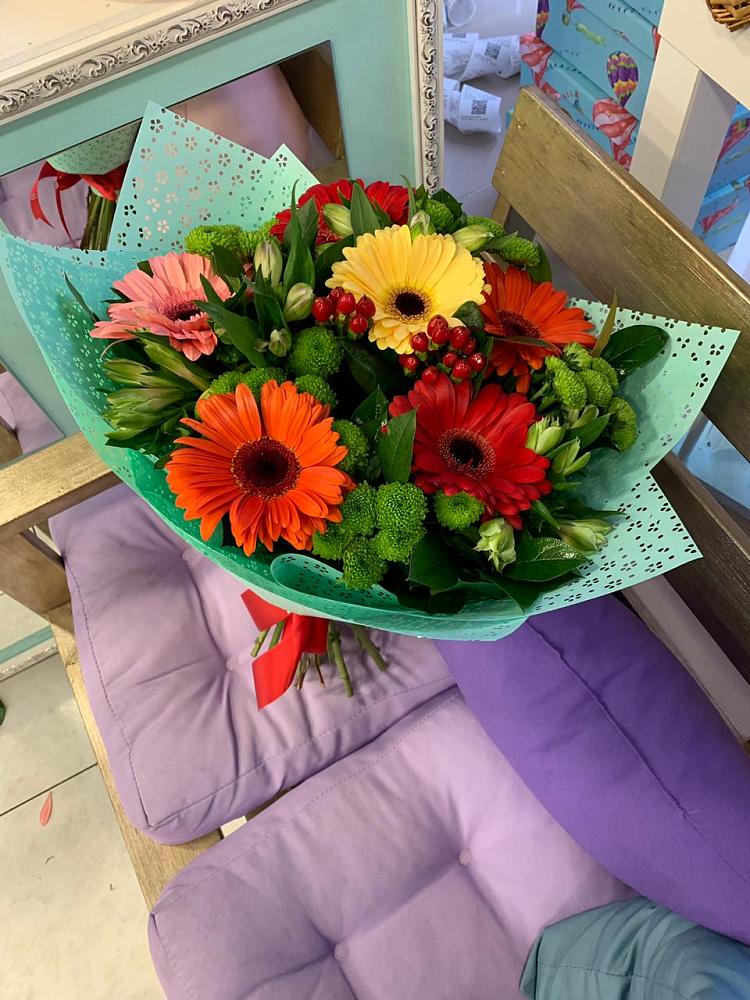 Букет цветов из: Герберы, Хризантемы и Альстромерии в Дубки Одинцовского района