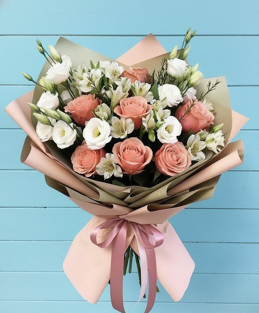 Букет цветов из: Розы, Альстромерии и Лизиантусы в Дубки Одинцовского района