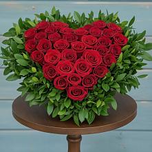 Цветочная композиция из Розы в виде сердца #REPLACE_PRED# Дубки Одинцовского района