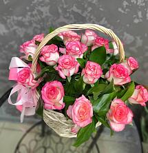 Цветочная композиция из Розы в корзине в Дубки Одинцовского района