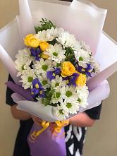 Букет цветов из:  Ирисы, Хризантемы и Розы #REPLACE_PRED# Дубки Одинцовского района