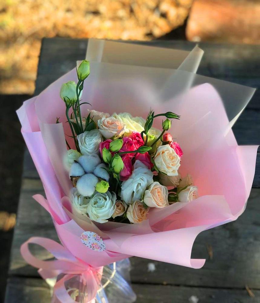 Букет цветов из: Розы и Лизиантусы в Дубки Одинцовского района