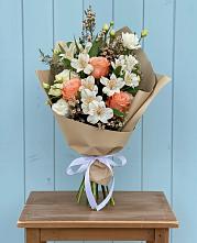 Букет цветов из:  Альстромерии, Лизиантусы, Розы и Хризантемы #REPLACE_PRED# Дубки Одинцовского района