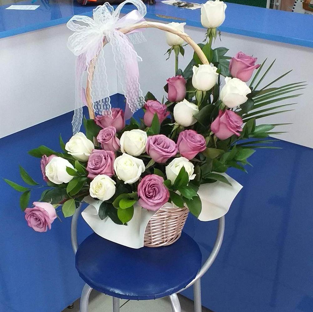 Цветочная композиция из Розы в корзине в Дубки Одинцовского района