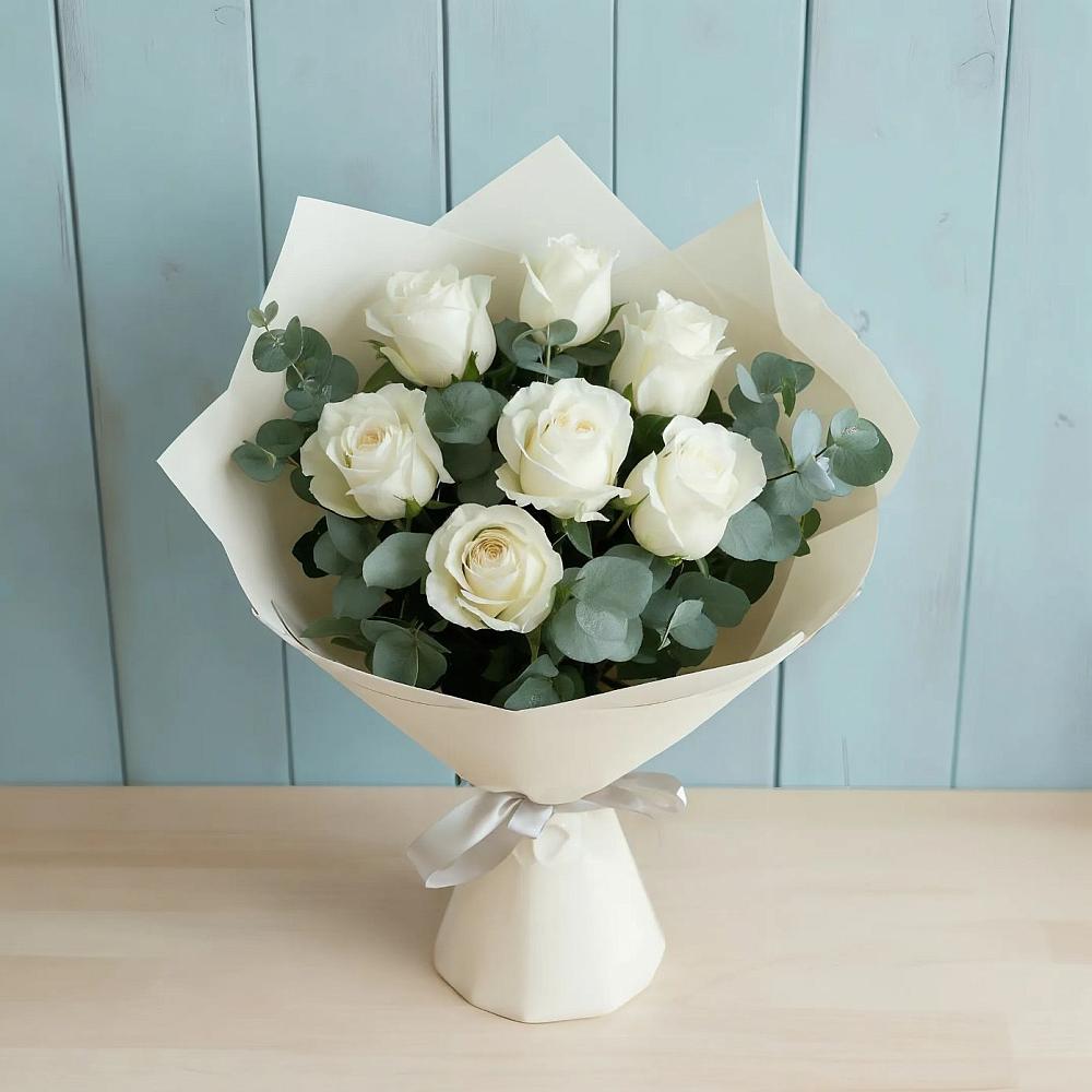 Букет Белые розы в Эвкалипте в Дубки Одинцовского района