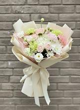 Букет цветов из:  Гвоздики, Розы, Лизиантусы и Хризантемы в Дубки Одинцовского района