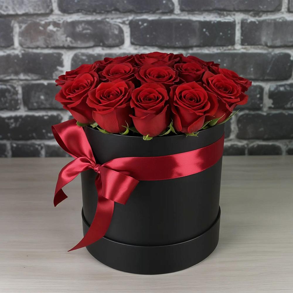 Цветочная композиция из Розы в шляпной коробке в Дубки Одинцовского района