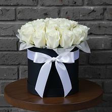 Цветочная композиция из Розы в шляпной коробке в Дубки Одинцовского района